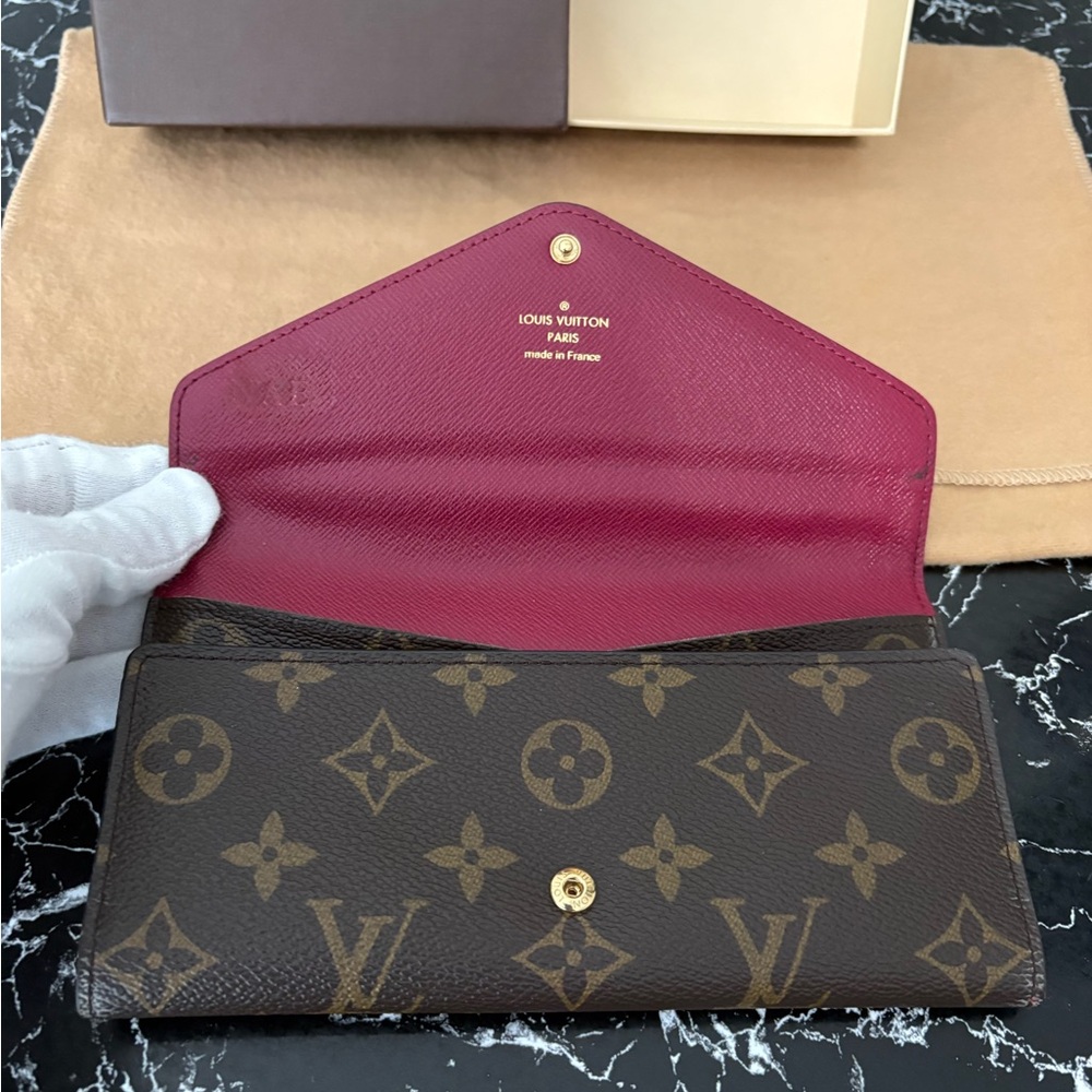 AUTH Louis Vuitton Emilie Wallet in Fuschia Great Pre-Loved Conition with COA! - Picture 3 of 12